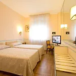 Ξενοδοχείο Continental 4*