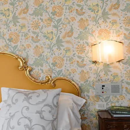 فندق Continental 4*